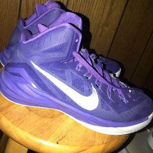 NIKE HYPERDUNKS! Women’s basketball shoes!!